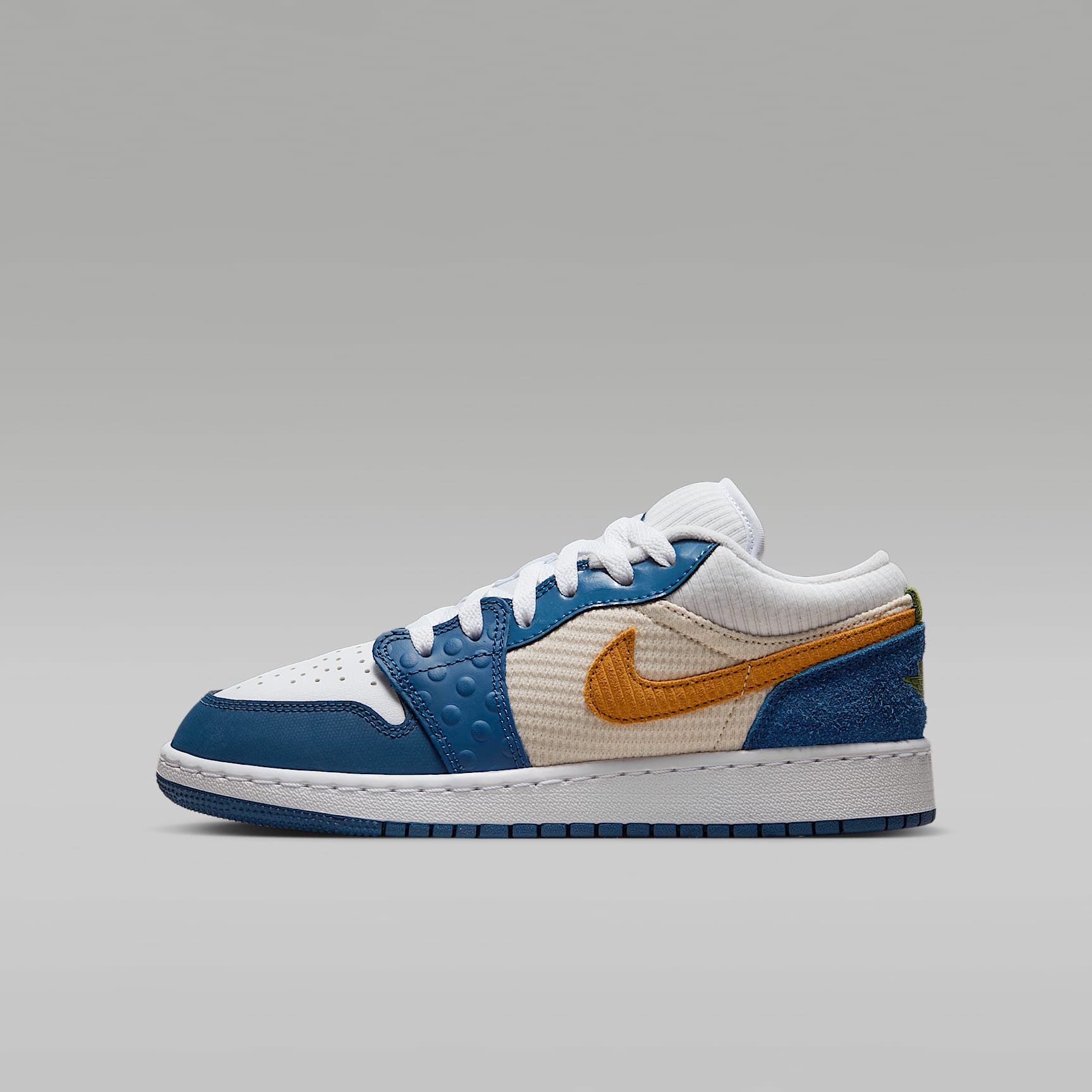 Air Jordan 1 Low SE Older Kids' Shoes. Nike ID